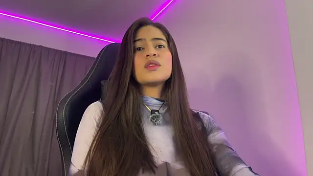 Snapshot of lexie_gray2 chatting on 10-27-25, 07:51 lexie gray2 online show from 10-27-25, 07:51