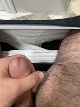 Snapshot of Heros2000 chatting on 02-22-26, 01:40 Heros2000 online show from 02-22-26, 01:40