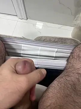 Snapshot of Heros2000 chatting on 03-05-26, 03:35 Heros2000 online show from 03-05-26, 03:35