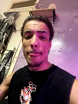 Snapshot of luluycoco chatting on 10-03-25, 07:38 luluycoco online show from 10-03-25, 07:38