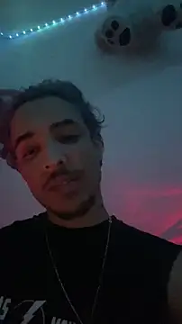 Snapshot of luluycoco chatting on 10-24-25, 07:49 luluycoco online show from 10-24-25, 07:49