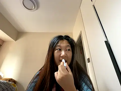 xena0501 online show from 12-18-25, 06:52