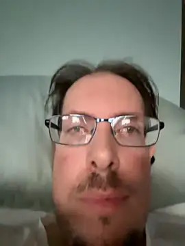 Snapshot of JJG327 chatting on 09-11-25, 12:05 JJG327 online show from 09-11-25, 12:05