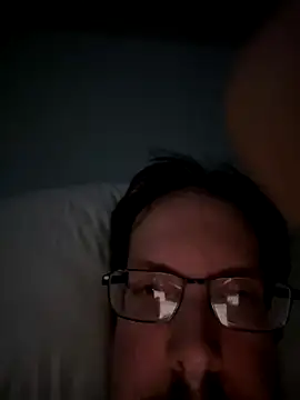 Snapshot of JJG327 chatting on 10-19-25, 04:02 JJG327 online show from 10-19-25, 04:02