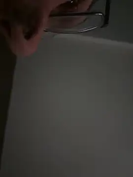 Snapshot of JJG327 chatting on 10-22-25, 04:13 JJG327 online show from 10-22-25, 04:13