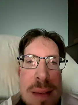 Snapshot of JJG327 chatting on 10-28-25, 12:41 JJG327 online show from 10-28-25, 12:41