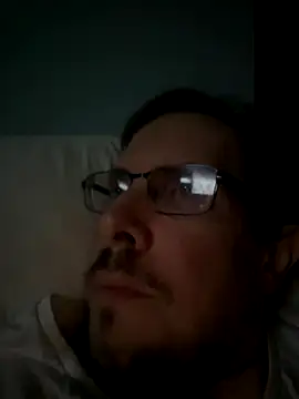 Snapshot of JJG327 chatting on 11-04-25, 05:06 JJG327 online show from 11-04-25, 05:06