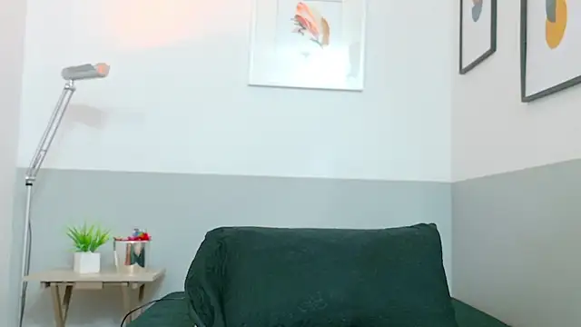 cutepetitee online show from 10-11-25, 07:56