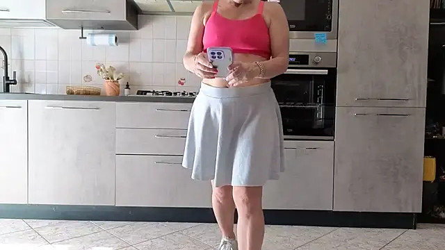 Snapshot of DragonflyExhib chatting on 03-31-26, 08:04 DragonflyExhib online show from 03-31-26, 08:04