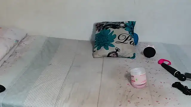 SinfullyForbiddeno7 online show from 10-08-25, 11:46