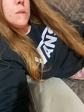 Lazinha18 online show from 09-27-25, 03:44