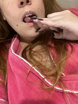 Lazinha18 online show from 10-14-25, 02:12