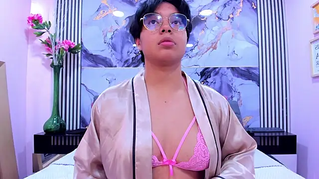 Emmaa Lex online show from 09-18-25, 02:35