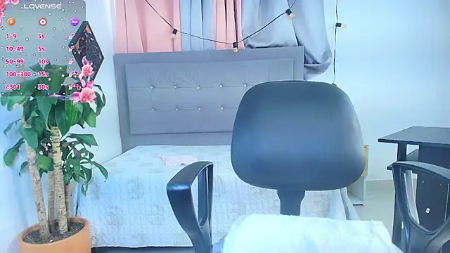 saray reese online show from 10-08-25, 12:47