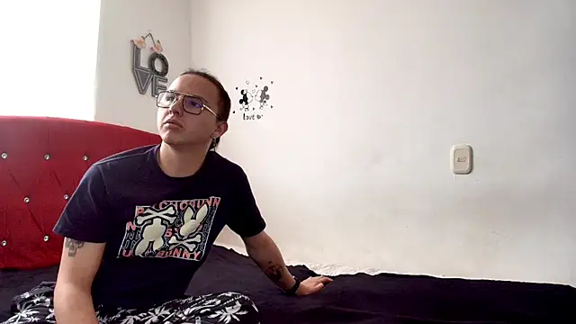 Snapshot of Husbands_Horny chatting on 03-10-26, 12:54 Husbands Horny online show from 03-10-26, 12:54