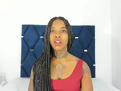 Pauline Fox online show from 10-07-25, 01:47