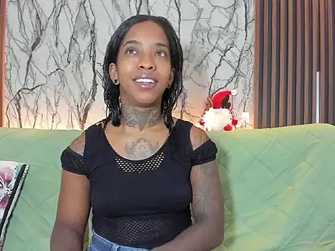 Pauline Fox online show from 11-23-25, 02:11