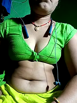 Snapshot of Hot-geeny55 chatting on 09-22-25, 02:41 Hot-geeny55 online show from 09-22-25, 02:41