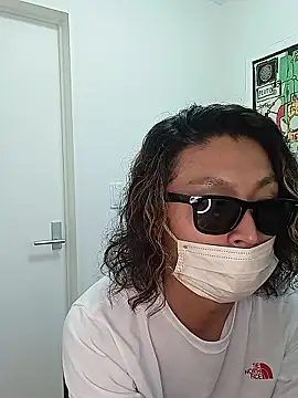 Snapshot of specialz0831 chatting on 10-27-25, 03:32 specialz0831 online show from 10-27-25, 03:32