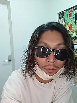 Snapshot of specialz0831 chatting on 10-28-25, 04:49 specialz0831 online show from 10-28-25, 04:49