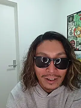 Snapshot of specialz0831 chatting on 11-03-25, 08:15 specialz0831 online show from 11-03-25, 08:15