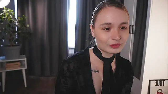 lisa schiele online show from 10-14-25, 05:19