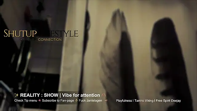 SwingWingWomanSweden online show from 12-17-25, 09:43