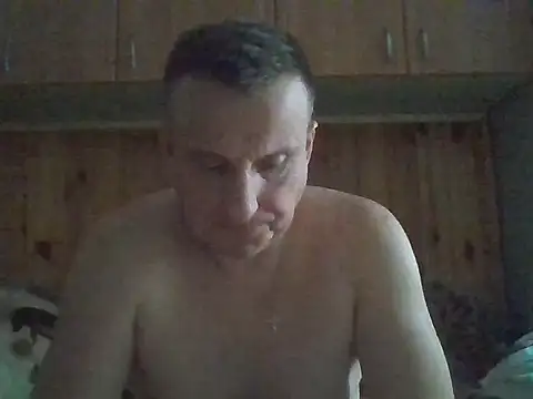 Snapshot of Maksymilian1 chatting on 11-21-25, 01:43 Maksymilian1 online show from 11-21-25, 01:43