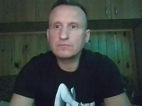 Snapshot of Maksymilian1 chatting on 01-14-26, 04:01 Maksymilian1 online show from 01-14-26, 04:01