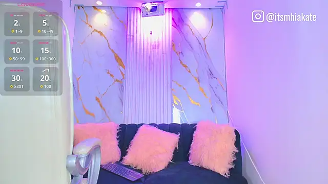 Snapshot of Mhiaa_Sweet chatting on 10-22-25, 12:05 Mhiaa Sweet online show from 10-22-25, 12:05