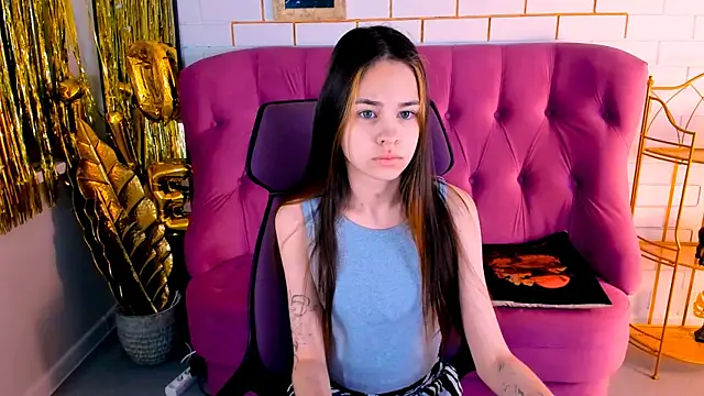 UliaNeer online show from 05-04-26, 05:03