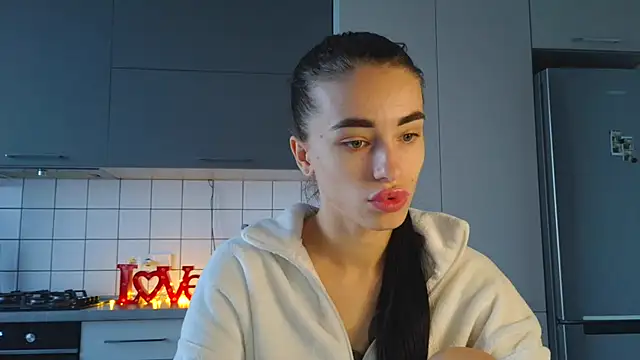 EvaMelnik online show from 09-19-25, 02:18