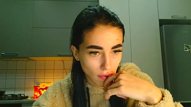 EvaMelnik online show from 09-29-25, 05:18