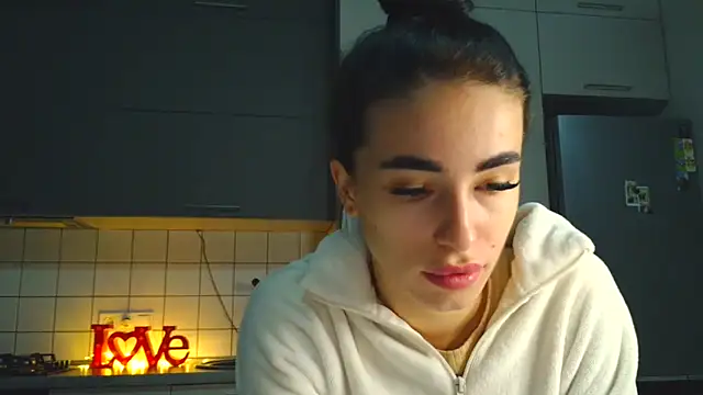 EvaMelnik online show from 10-04-25, 04:27