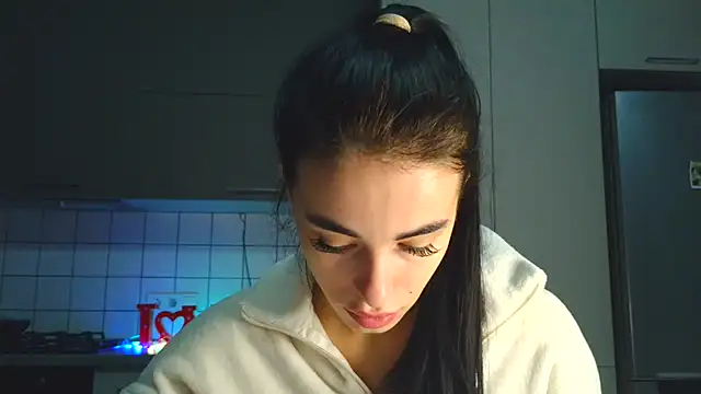 EvaMelnik online show from 10-16-25, 05:14