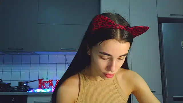 EvaMelnik online show from 10-28-25, 03:58