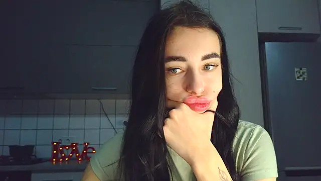 EvaMelnik online show from 11-06-25, 04:19