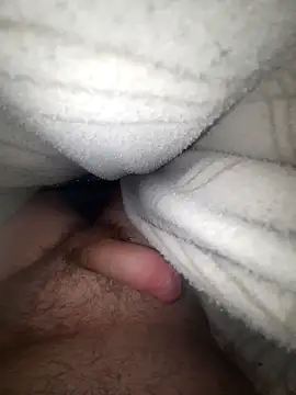 Snapshot of blueeyesss chatting on 10-26-25, 01:00 blueeyesss online show from 10-26-25, 01:00