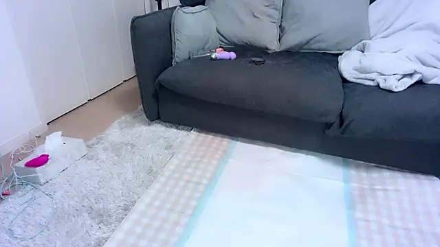 Snapshot of moemilk chatting on 10-22-25, 01:39 moemilk online show from 10-22-25, 01:39