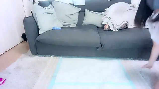 Snapshot of moemilk chatting on 11-06-25, 01:06 moemilk online show from 11-06-25, 01:06