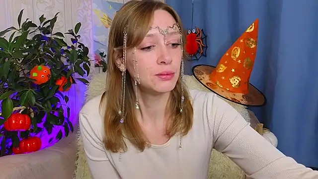 Snapshot of evashiny_ chatting on 10-27-25, 03:54 evashiny online show from 10-27-25, 03:54