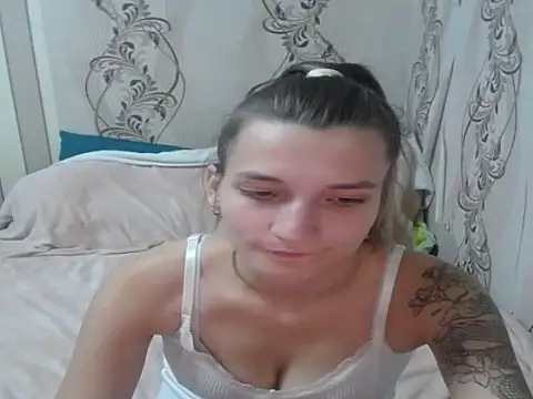 AlissaClark online show from 10-10-25, 07:13