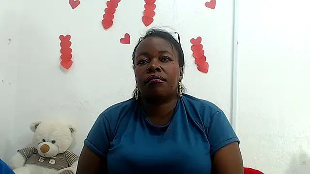 Snapshot of catwomanblack666 chatting on 09-13-25, 07:02 catwomanblack666 online show from 09-13-25, 07:02