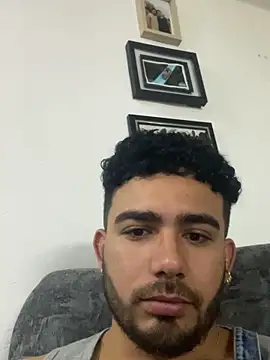 Snapshot of adamhairy chatting on 11-06-25, 12:44 adamhairy online show from 11-06-25, 12:44