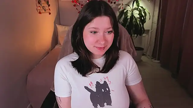 Snapshot of Sofi_Spark chatting on 02-17-26, 08:22 Sofi Spark online show from 02-17-26, 08:22