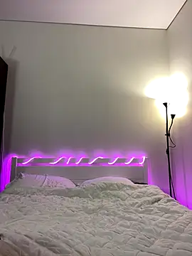 TiffaNoel online show from 10-18-25, 04:30