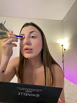 TiffaNoel online show from 10-28-25, 01:14