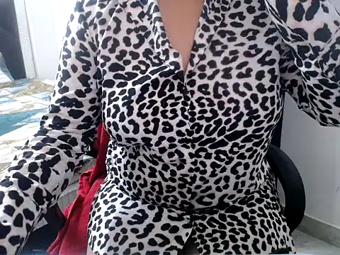 Snapshot of Roshi_Love chatting on 04-22-26, 07:48 Roshi Love online show from 04-22-26, 07:48