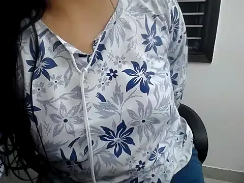 Snapshot of Roshi_Love chatting on 06-01-26, 11:50 Roshi Love online show from 06-01-26, 11:50
