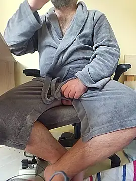 Nesch82 online show from 03-16-26, 08:18